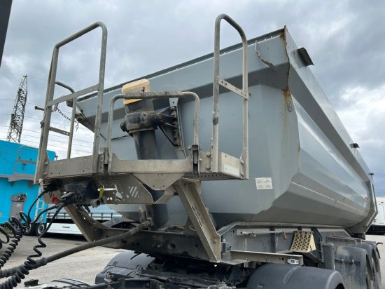 Schwarzmüller Kippmulde 25m³, SAF, Rollplane, Podest, HYVA - Semirremolque volquete: foto 2 Schwarzmüller Kippmulde 25m³, SAF, Rollplane, Podest, HYVA - Semirremolque volquete: foto 2