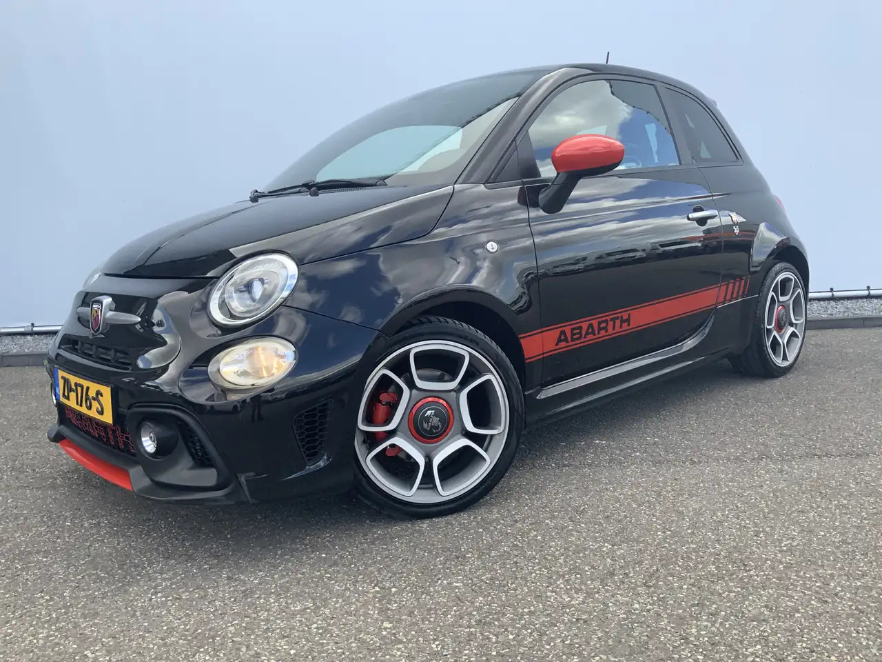 Fiat 500C Abarth 1.4 T-Jet 595 Automaat Euro 6 - Descapotable: foto 1 Fiat 500C Abarth 1.4 T-Jet 595 Automaat Euro 6 - Descapotable: foto 1