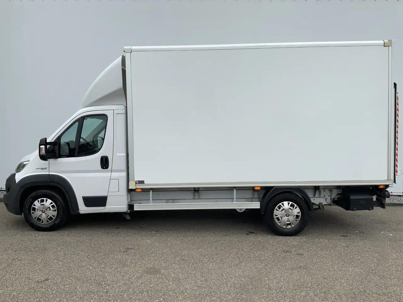 Fiat Ducato 35H 2.3 MultiJet L3H1 Meubelbak & Lift & Zijdeur A - Furgoneta caja cerrada: foto 3 Fiat Ducato 35H 2.3 MultiJet L3H1 Meubelbak & Lift & Zijdeur A - Furgoneta caja cerrada: foto 3