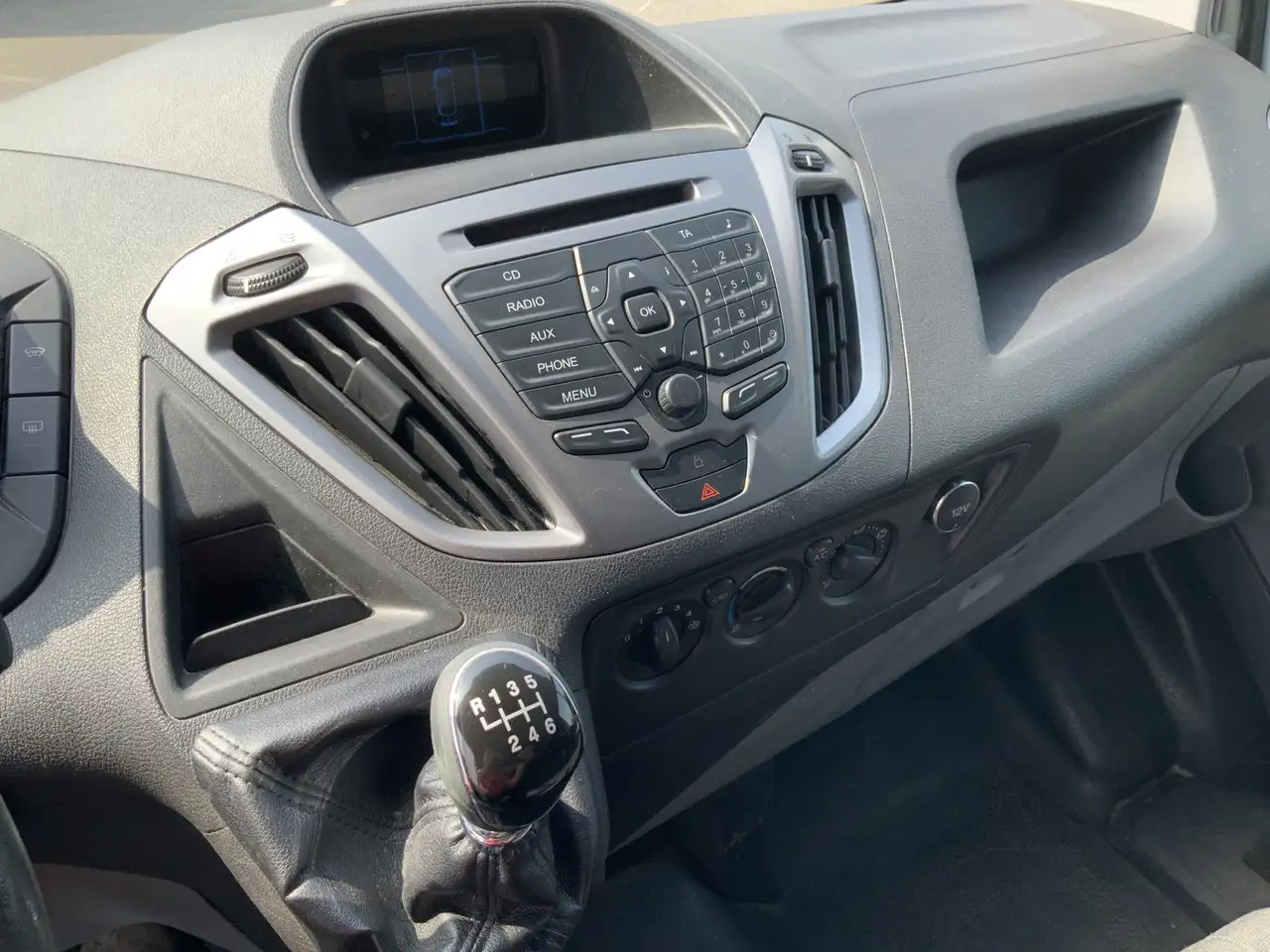 Ford Transit Custom 290 2.2 TDCI L1H2 Trend Airco Cruise 3 Zits Trekha - Furgón: foto 4 Ford Transit Custom 290 2.2 TDCI L1H2 Trend Airco Cruise 3 Zits Trekha - Furgón: foto 4