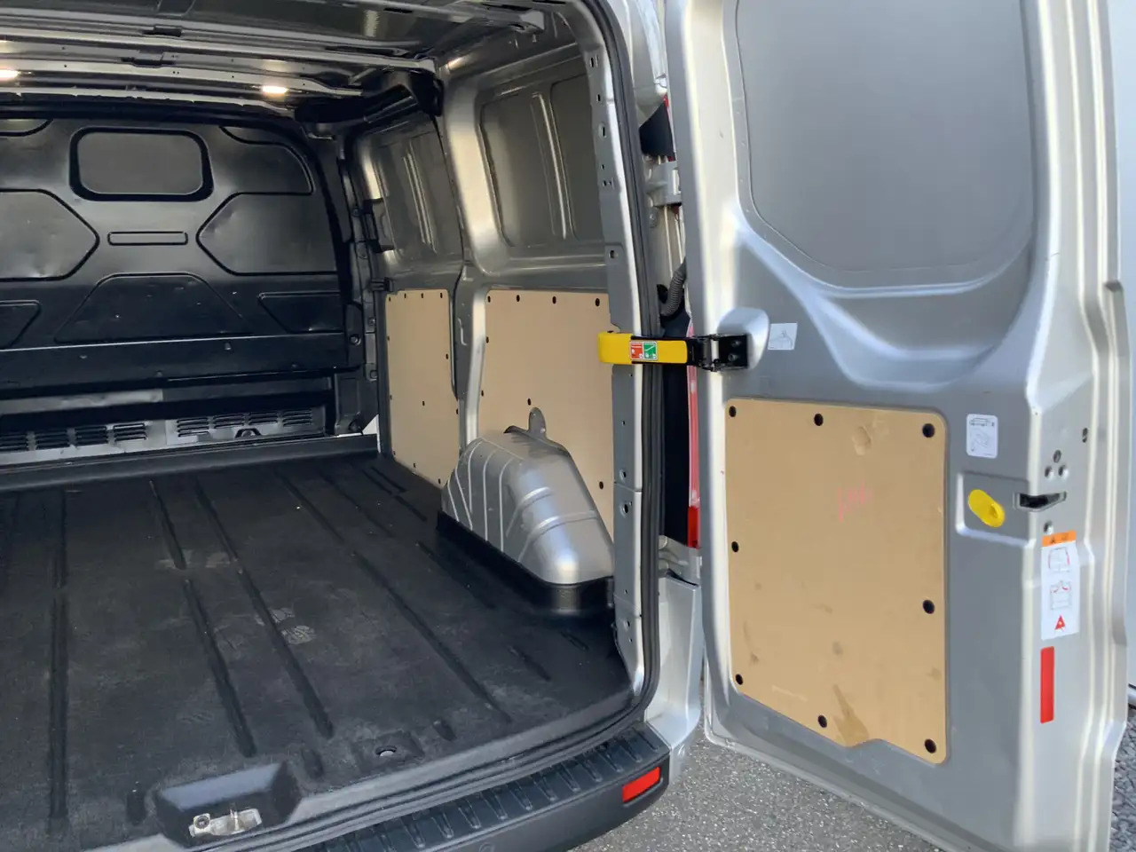 Furgón Ford Transit Custom 300 2.0 TDCI L1H1 Limited Airco Cruise Camera 3 Zi: foto 17