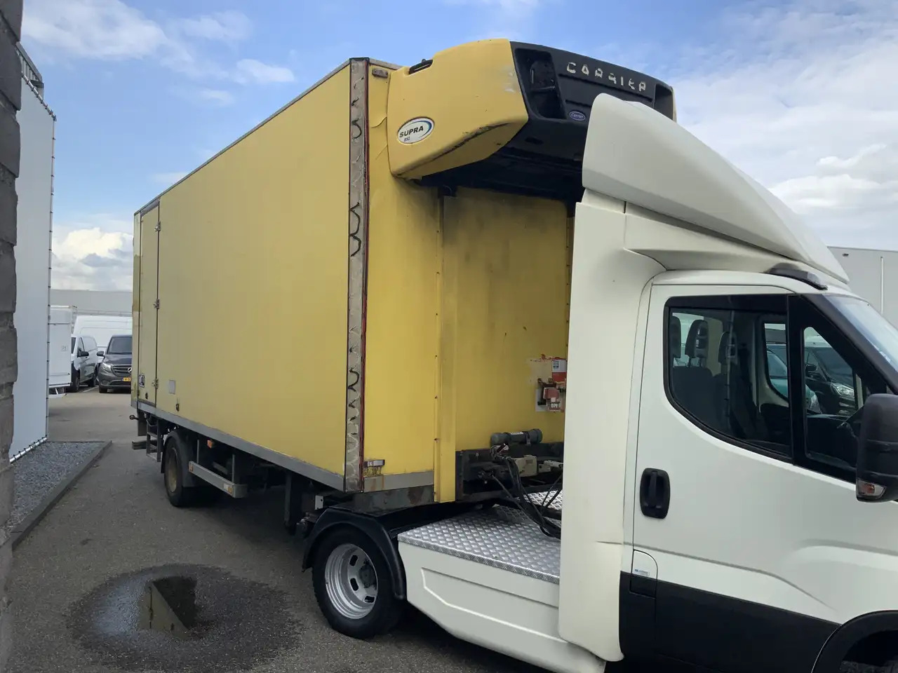 Iveco 40C18 B.E Trekker & Koel Trailer & Laadklep - Cabeza tractora BE, Semirremolque frigorífico: foto 4 Iveco 40C18 B.E Trekker & Koel Trailer & Laadklep - Cabeza tractora BE, Semirremolque frigorífico: foto 4