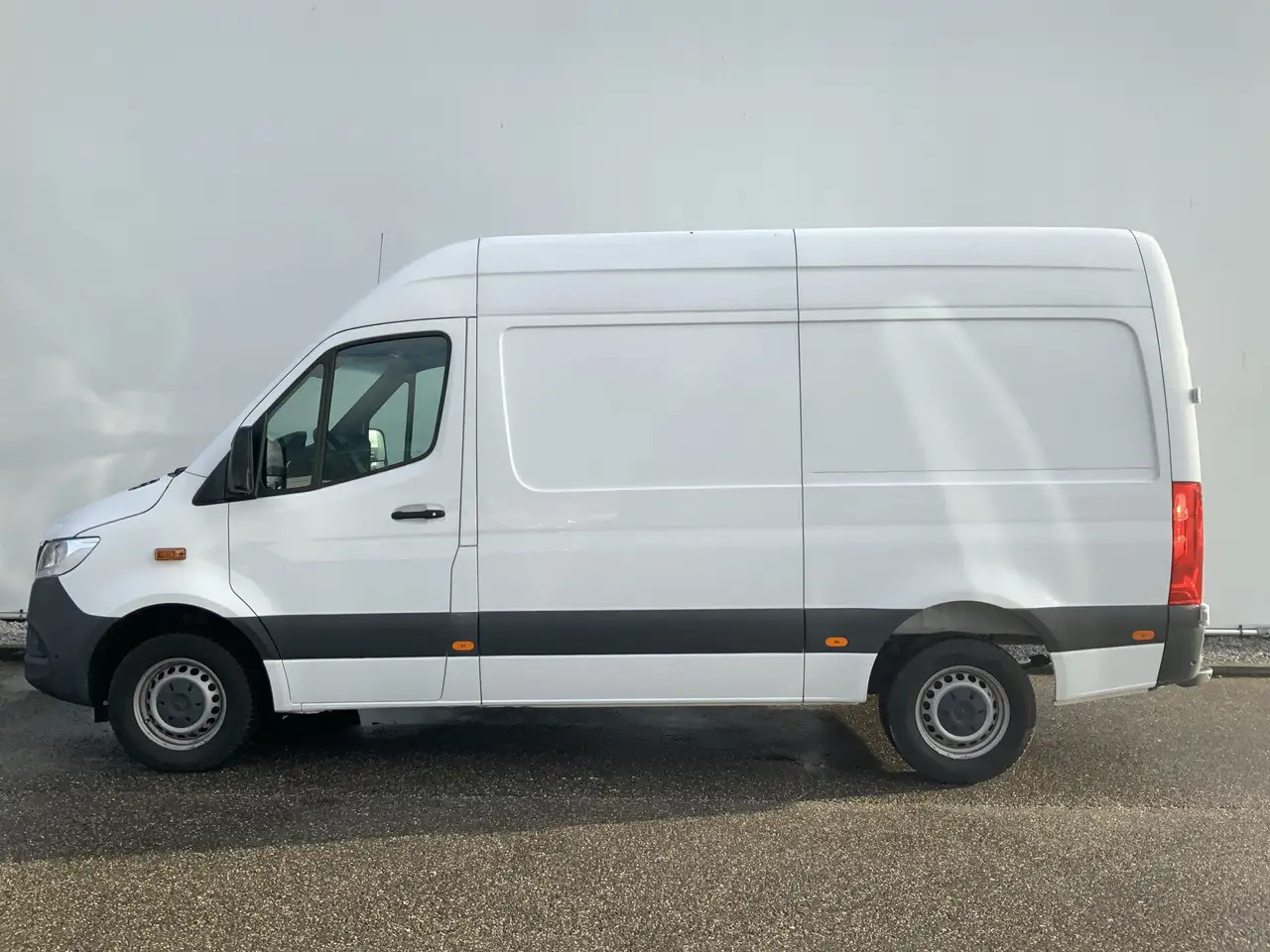Mercedes-Benz Sprinter 317 1.9 CDI L2H2 RWD Cruise Airco 3 Zits Camera 36 - Furgón: foto 3 Mercedes-Benz Sprinter 317 1.9 CDI L2H2 RWD Cruise Airco 3 Zits Camera 36 - Furgón: foto 3
