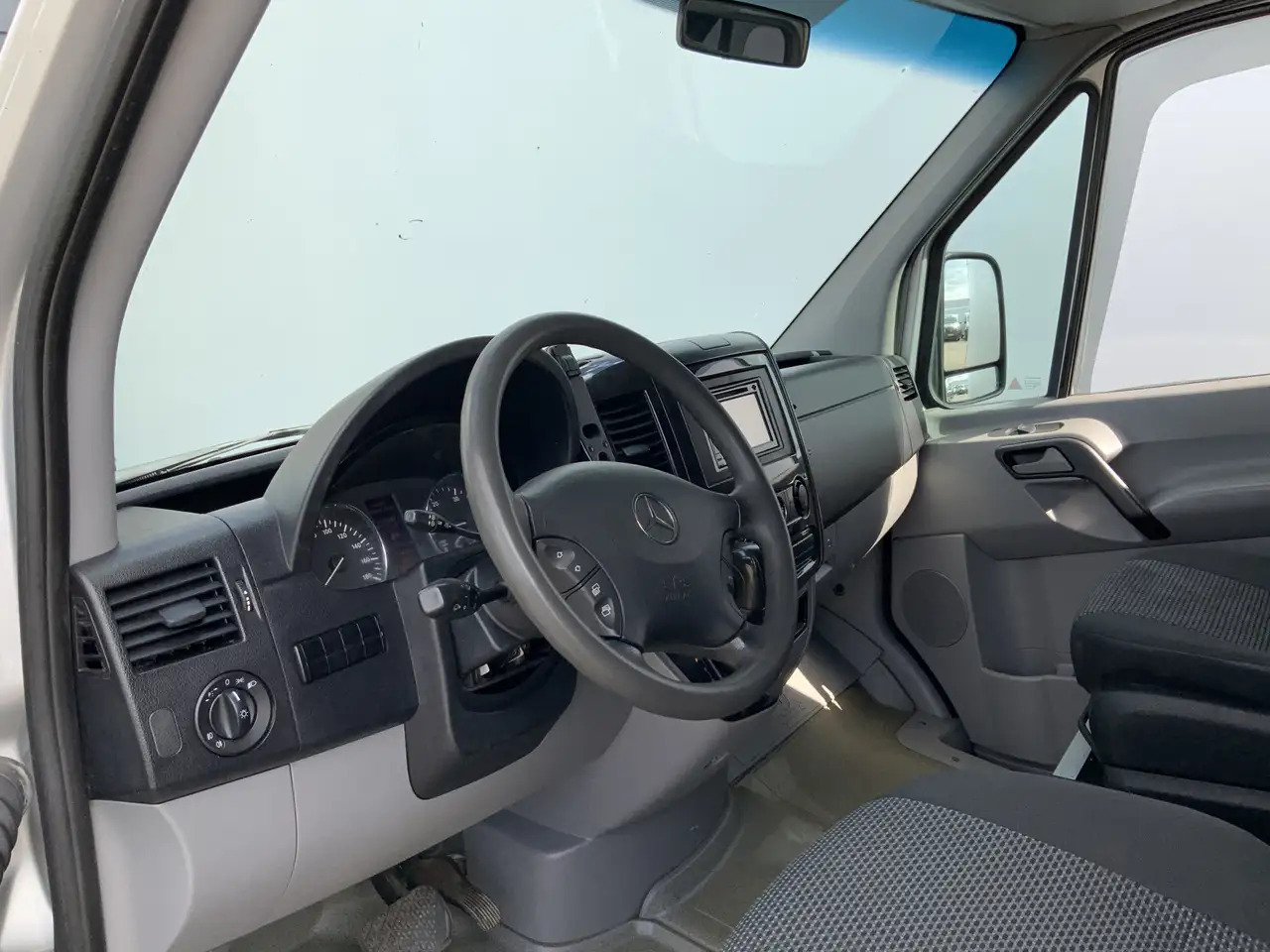 Mercedes-Benz Sprinter 318 3.0 CDI 366 L2 H2 Automaat Airco Cruise Camera - Furgón: foto 5 Mercedes-Benz Sprinter 318 3.0 CDI 366 L2 H2 Automaat Airco Cruise Camera - Furgón: foto 5
