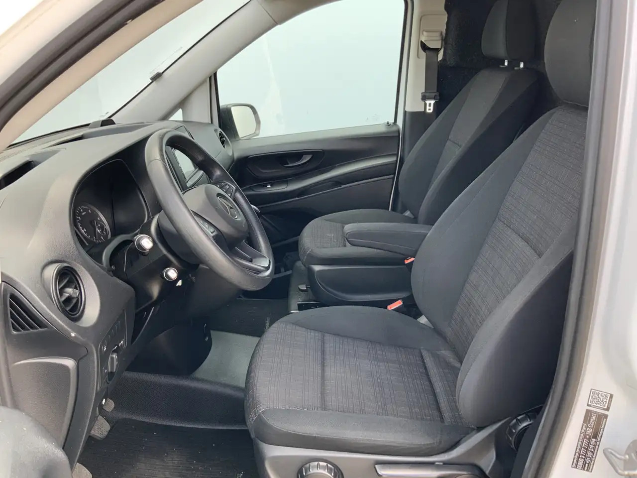 Mercedes-Benz Vito 110 CDI L2 Airco Cruise Navi Scherm Dakrail Euro 6 - Furgón: foto 4 Mercedes-Benz Vito 110 CDI L2 Airco Cruise Navi Scherm Dakrail Euro 6 - Furgón: foto 4