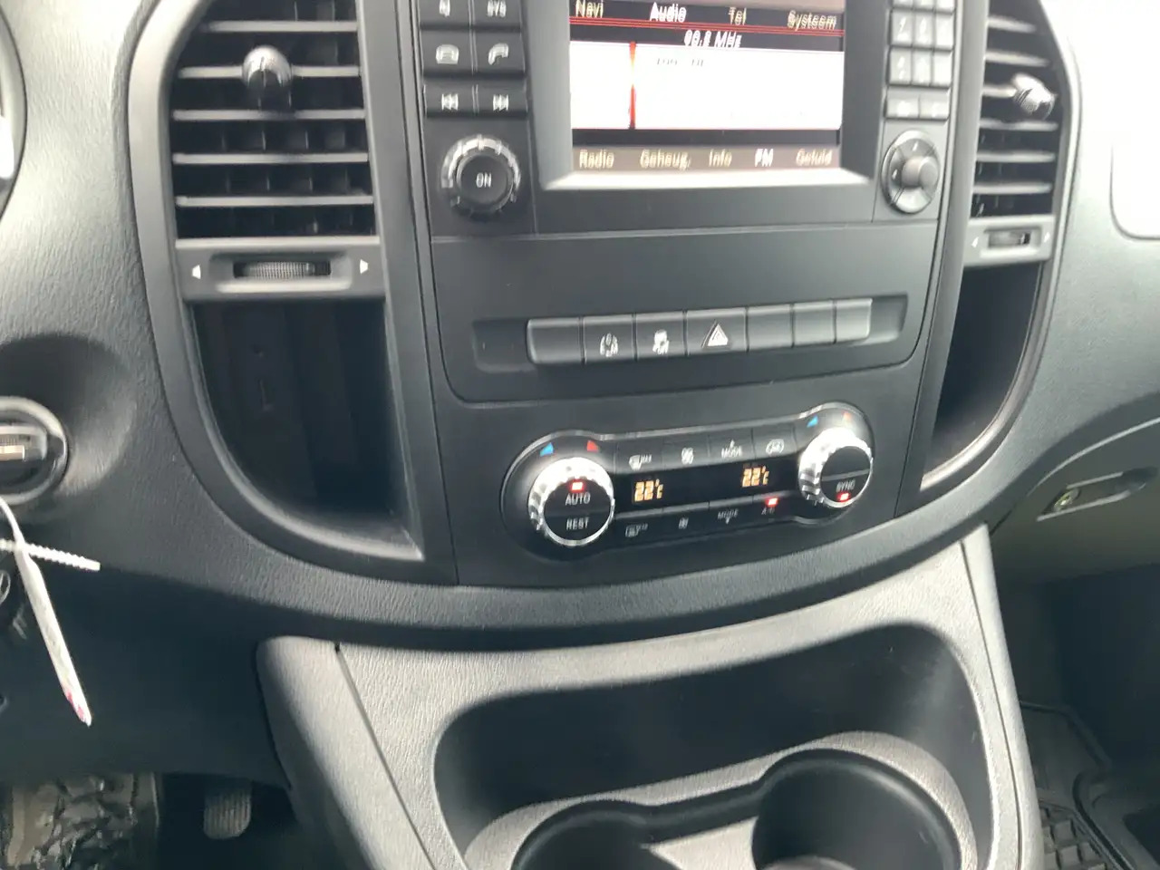 Mercedes-Benz Vito 116 CDI Lang Automaat Airco Cruise Camera Trekhaak - Furgón: foto 5 Mercedes-Benz Vito 116 CDI Lang Automaat Airco Cruise Camera Trekhaak - Furgón: foto 5