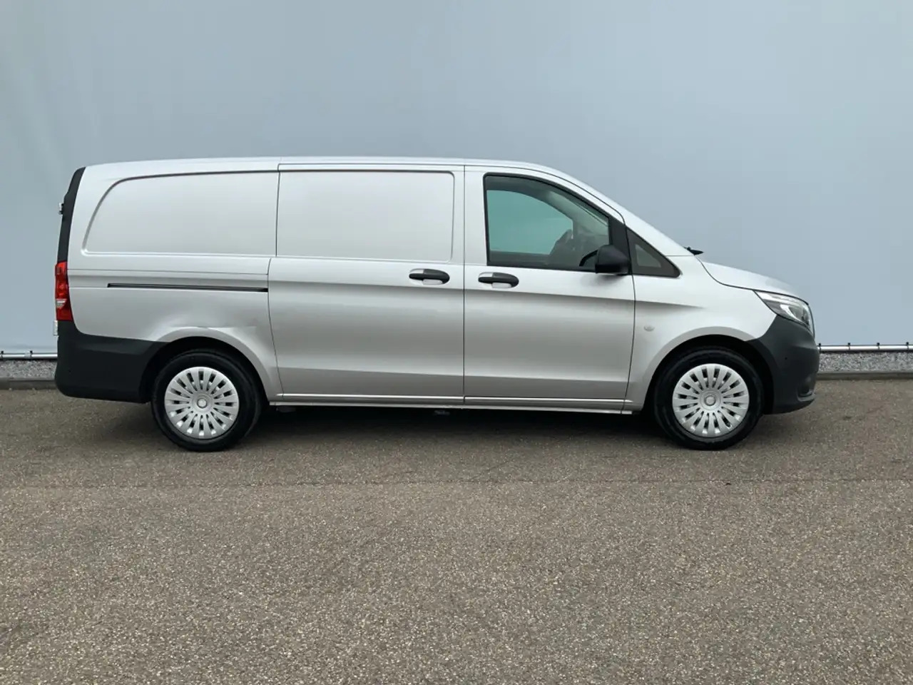 Mercedes-Benz Vito 119 CDI Lang Automaat Airco Cruise Trekhaak 2500 k - Furgón: foto 3 Mercedes-Benz Vito 119 CDI Lang Automaat Airco Cruise Trekhaak 2500 k - Furgón: foto 3
