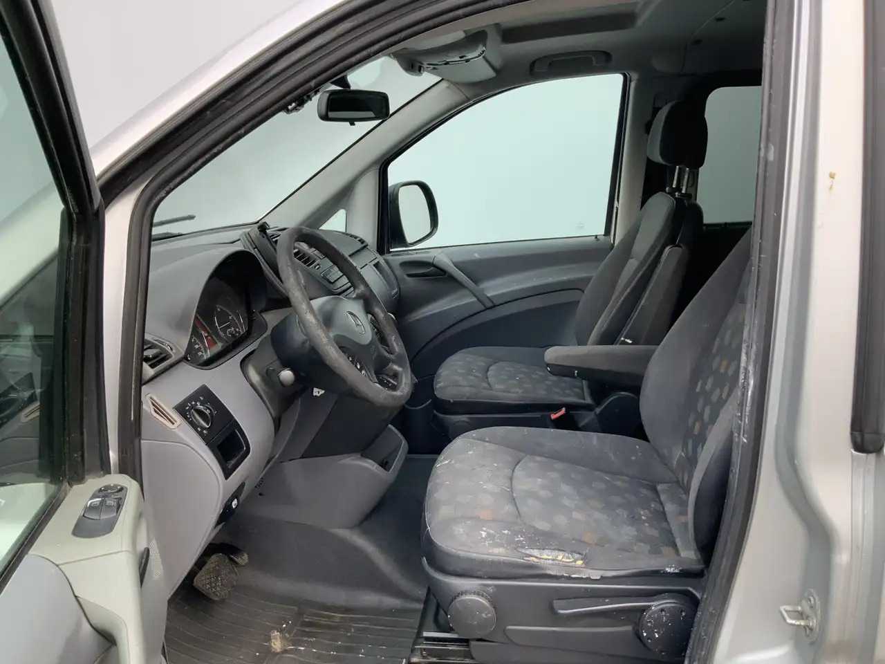 Mercedes-Benz Vito 120 CDI 3.0 V6 Dubb.Cab Autom. 5 Zits Airco Alu Ve - Furgoneta combi: foto 3 Mercedes-Benz Vito 120 CDI 3.0 V6 Dubb.Cab Autom. 5 Zits Airco Alu Ve - Furgoneta combi: foto 3