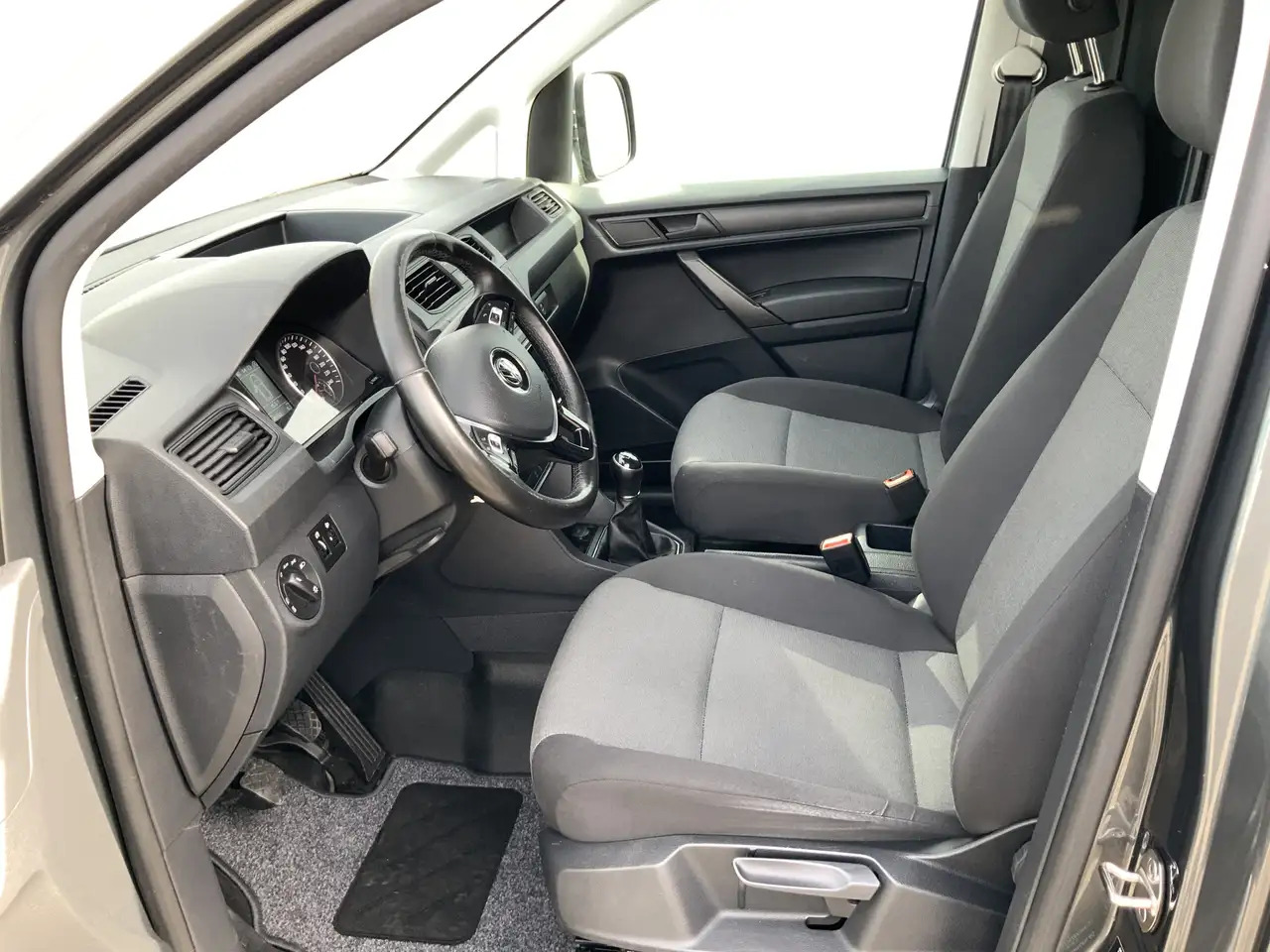 Volkswagen Caddy 2.0 TDI L2H1 BMT Maxi Exclusive Edtion Airco Navi - Furgoneta pequeña: foto 4 Volkswagen Caddy 2.0 TDI L2H1 BMT Maxi Exclusive Edtion Airco Navi - Furgoneta pequeña: foto 4