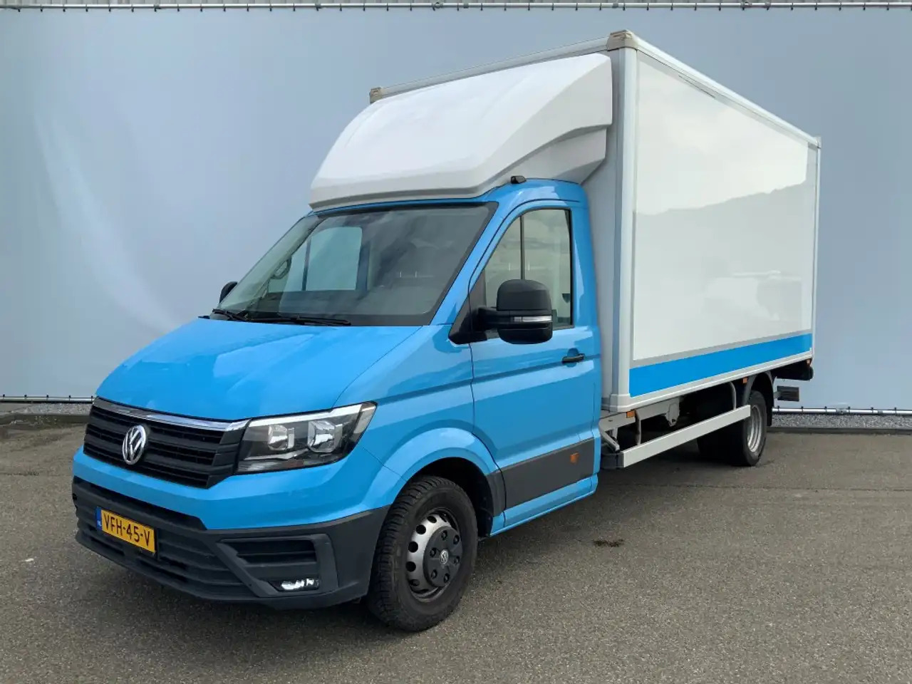 Volkswagen Crafter 35 2.0 TDI L4 Meubelbak & Lift Automaat Airco Crui - Furgoneta caja cerrada: foto 1 Volkswagen Crafter 35 2.0 TDI L4 Meubelbak & Lift Automaat Airco Crui - Furgoneta caja cerrada: foto 1