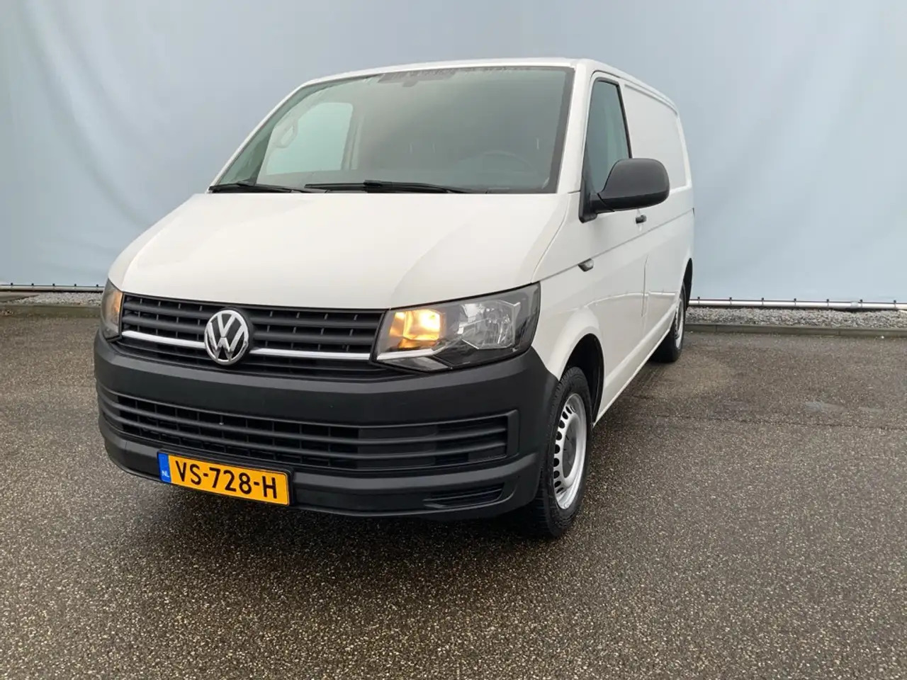 Volkswagen T6 Transporter 2.0 TDI L1H1 Comfortline Airco Navi Trekhaak 2200 - Furgón: foto 1 Volkswagen T6 Transporter 2.0 TDI L1H1 Comfortline Airco Navi Trekhaak 2200 - Furgón: foto 1