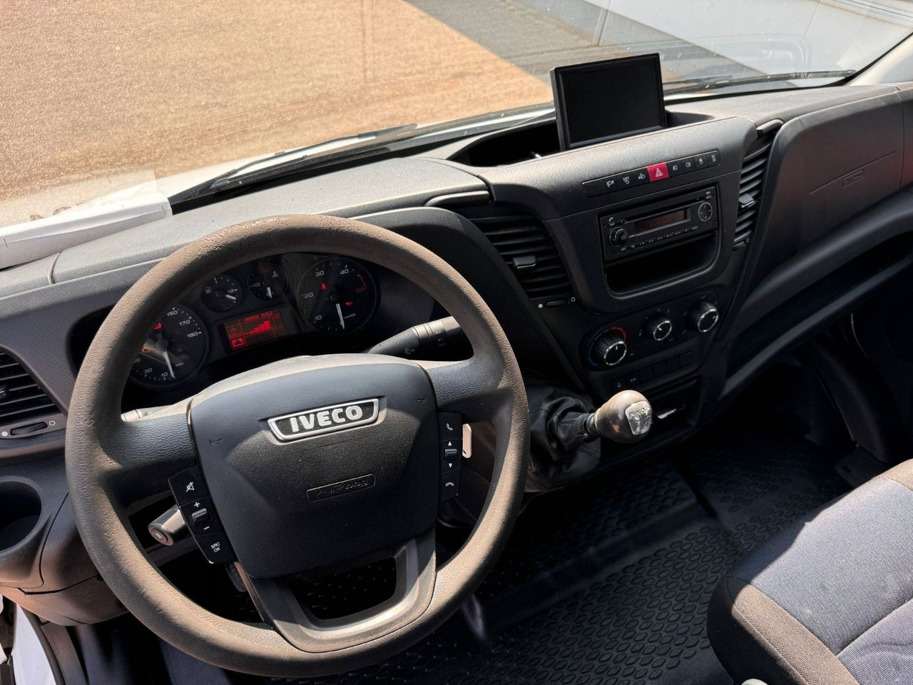 Arrendamiento de  Iveco 70C18 Kipper 3625 kg Nutzlast! Klima EURO 6C Iveco 70C18 Kipper 3625 kg Nutzlast! Klima EURO 6C: foto 12