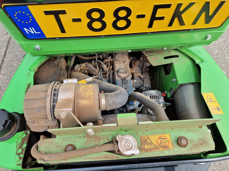 Avant M523 met 317 uur, in nieuwstaat!! - Minicargadora de cadenas: foto 5 Avant M523 met 317 uur, in nieuwstaat!! - Minicargadora de cadenas: foto 5