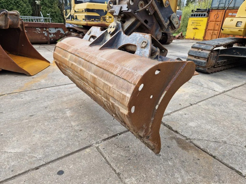 Onbekend hydraulische kantelbak 1.95m. - Cazo para Maquinaria de construcción: foto 2 Onbekend hydraulische kantelbak 1.95m. - Cazo para Maquinaria de construcción: foto 2