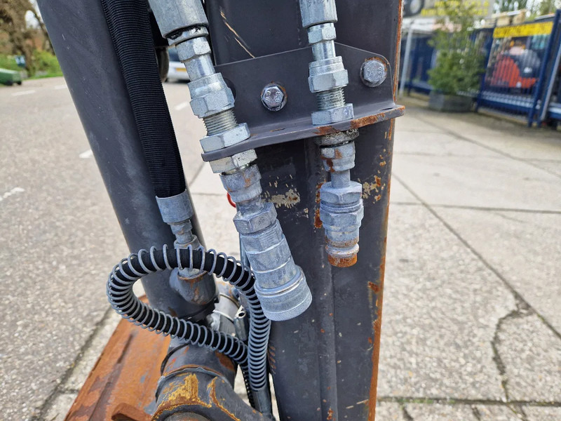 Miniexcavadora Volvo ECR25D met 2562 uur: foto 19 Miniexcavadora Volvo ECR25D met 2562 uur: foto 19