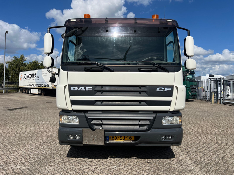 DAF CF75.310 - 6x2 - Camión cisterna: foto 2 DAF CF75.310 - 6x2 - Camión cisterna: foto 2