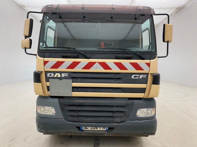 DAF CF85.340 - 6x2 - Cisterna de riego asfáltico: foto 2 DAF CF85.340 - 6x2 - Cisterna de riego asfáltico: foto 2