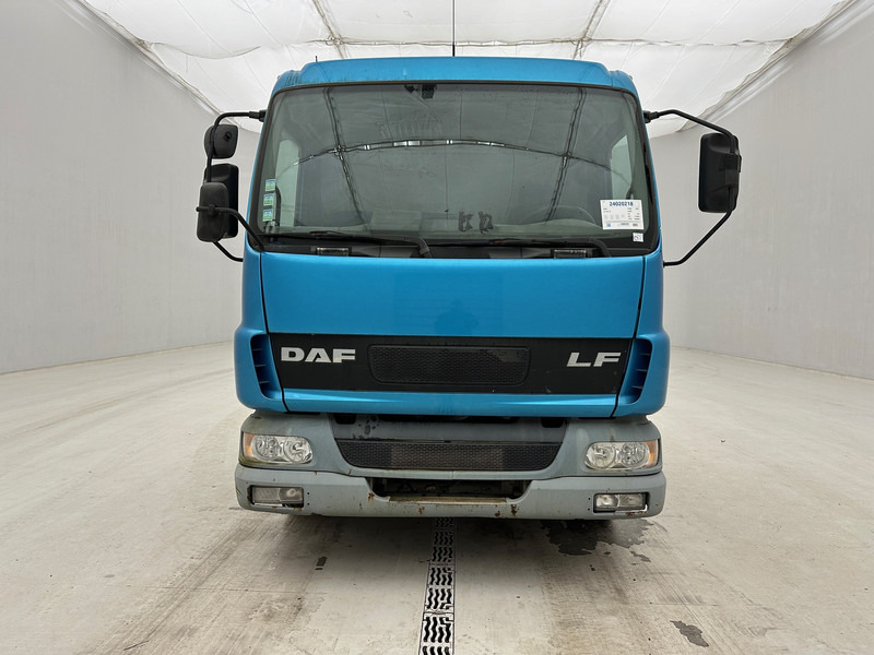 DAF LF45.12 - Camión portavehículos: foto 2 DAF LF45.12 - Camión portavehículos: foto 2