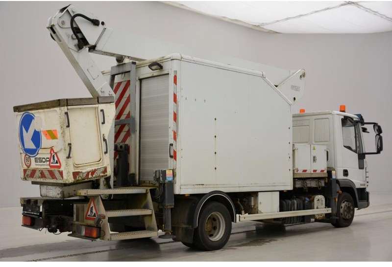 Iveco Eurocargo 120E18 - Camión con plataforma elevadora: foto 5 Iveco Eurocargo 120E18 - Camión con plataforma elevadora: foto 5