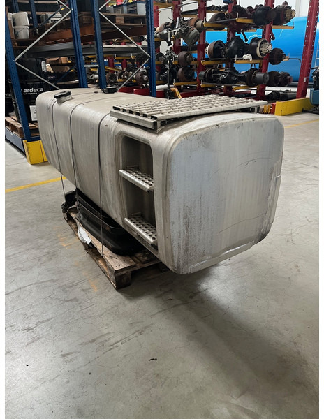 MAN 81.12201-6456 910L - Depósito de combustible: foto 4 MAN 81.12201-6456 910L - Depósito de combustible: foto 4