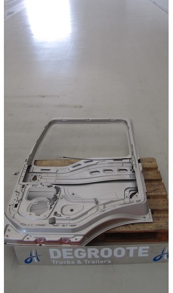 MAN Deur TGA smal - Puerta y piezas para Camión: foto 2 MAN Deur TGA smal - Puerta y piezas para Camión: foto 2