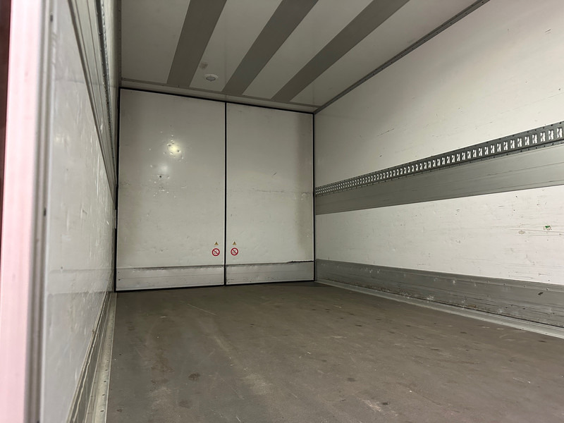 Camión frigorífico Renault D12.210: foto 12