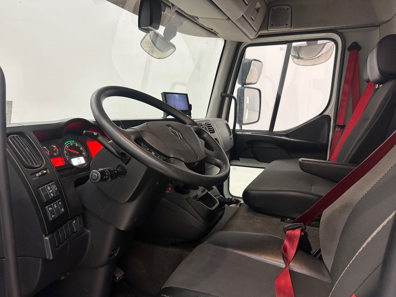 Camión caja cerrada Renault D12: foto 12 Camión caja cerrada Renault D12: foto 12