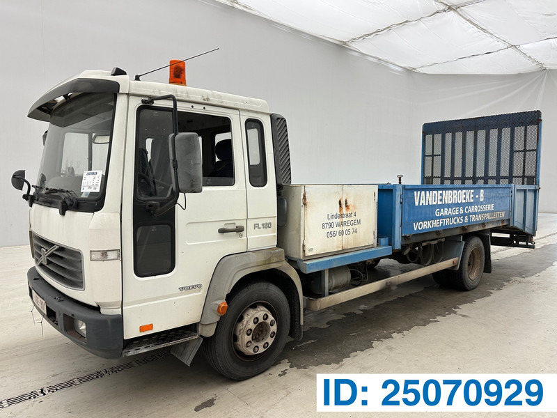 Volvo FL 180 - Camión volquete: foto 1 Volvo FL 180 - Camión volquete: foto 1