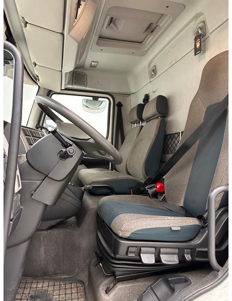 Camión caja cerrada Volvo FL 280: foto 11 Camión caja cerrada Volvo FL 280: foto 11