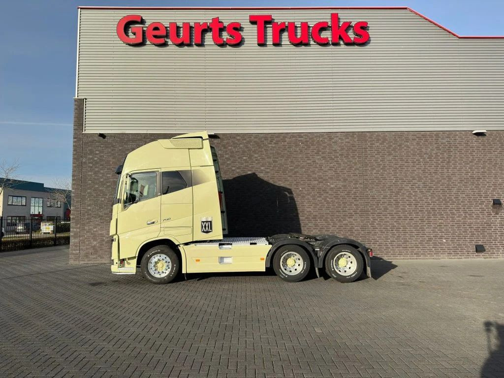 Volvo FH 16.750 6X4 XXL CABINE TREKKER/SZM/TRACTOR - Cabeza tractora: foto 1 Volvo FH 16.750 6X4 XXL CABINE TREKKER/SZM/TRACTOR - Cabeza tractora: foto 1
