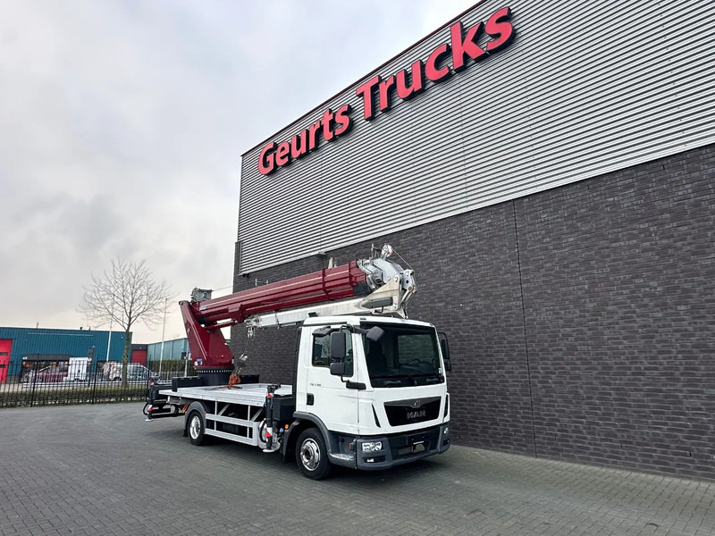 MAN TGL 7.180 4X2 BB BOCKER AK37/4000 + JIB MONTAGEKRAN/DACHDECKERKRAN/ROOFCRANE/KRAAN/KRAN/GRUA - Camión grúa: foto 5 MAN TGL 7.180 4X2 BB BOCKER AK37/4000 + JIB MONTAGEKRAN/DACHDECKERKRAN/ROOFCRANE/KRAAN/KRAN/GRUA - Camión grúa: foto 5