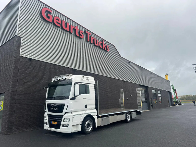 MAN TGX 4X2 LL-U OPRIJWAGEN / MACHINE TRANSPORTER / PLATEAU - Camión portavehículos: foto 2 MAN TGX 4X2 LL-U OPRIJWAGEN / MACHINE TRANSPORTER / PLATEAU - Camión portavehículos: foto 2