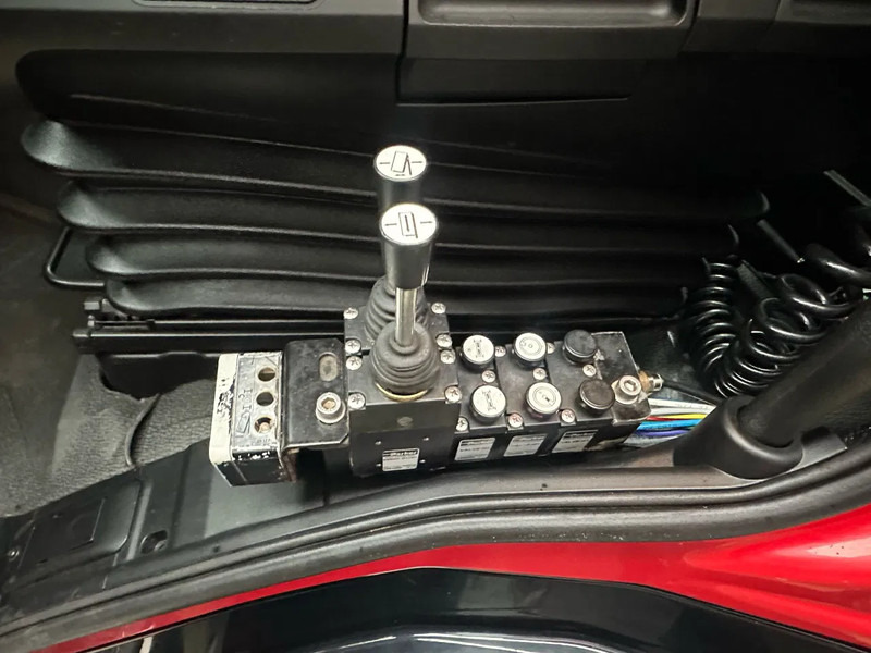 Camión con equipo de cable Mercedes-Benz Arocs 8X4 VDL S-30-6600 HAAKARMSYSTEEM/ABROLLKIPPER/HOOKLIFT: foto 14 Camión con equipo de cable Mercedes-Benz Arocs 8X4 VDL S-30-6600 HAAKARMSYSTEEM/ABROLLKIPPER/HOOKLIFT: foto 14