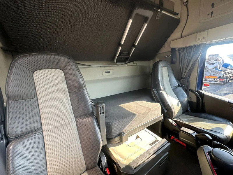 Arrendamiento de Volvo FH 540 8X4 TREKKER / BAKWAGEN MET PALFINGER PK135.002 TEC7 + JIB PJ190 KRAAN / KRAN / CRANE / GRUA Volvo FH 540 8X4 TREKKER / BAKWAGEN MET PALFINGER PK135.002 TEC7 + JIB PJ190 KRAAN / KRAN / CRANE / GRUA: foto 19 Arrendamiento de Volvo FH 540 8X4 TREKKER / BAKWAGEN MET PALFINGER PK135.002 TEC7 + JIB PJ190 KRAAN / KRAN / CRANE / GRUA Volvo FH 540 8X4 TREKKER / BAKWAGEN MET PALFINGER PK135.002 TEC7 + JIB PJ190 KRAAN / KRAN / CRANE / GRUA: foto 19