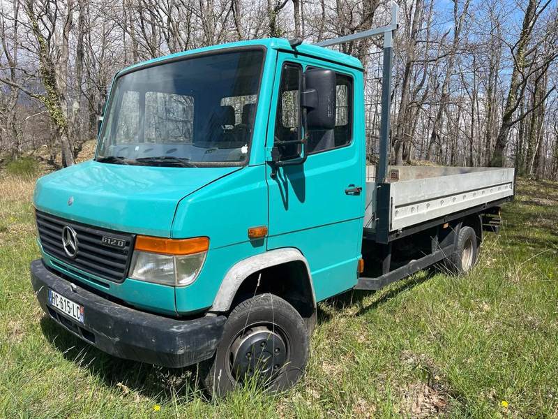 Mercedes-Benz 612 MANUEL gearbox - Camión caja cerrada: foto 2 Mercedes-Benz 612 MANUEL gearbox - Camión caja cerrada: foto 2