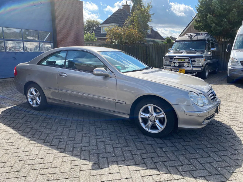 Mercedes-Benz CLK-Klasse C 200 KOMP. Autom. - Coche: foto 2 Mercedes-Benz CLK-Klasse C 200 KOMP. Autom. - Coche: foto 2