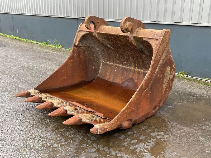 Verachtert Bucket with teeth - Cazo: foto 1 Verachtert Bucket with teeth - Cazo: foto 1