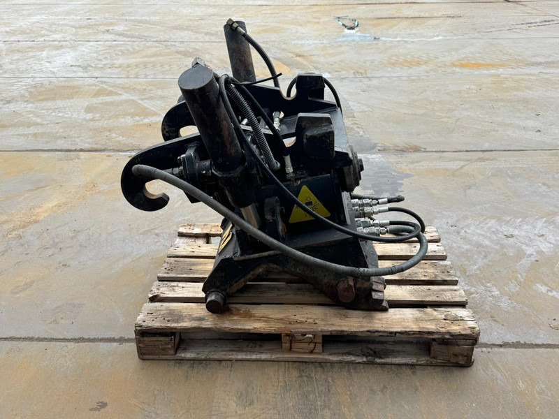 Arrendamiento de Verachtert CWT-40-H4N tilting quick coupler CW40 214-1033 Verachtert CWT-40-H4N tilting quick coupler CW40 214-1033: foto 6