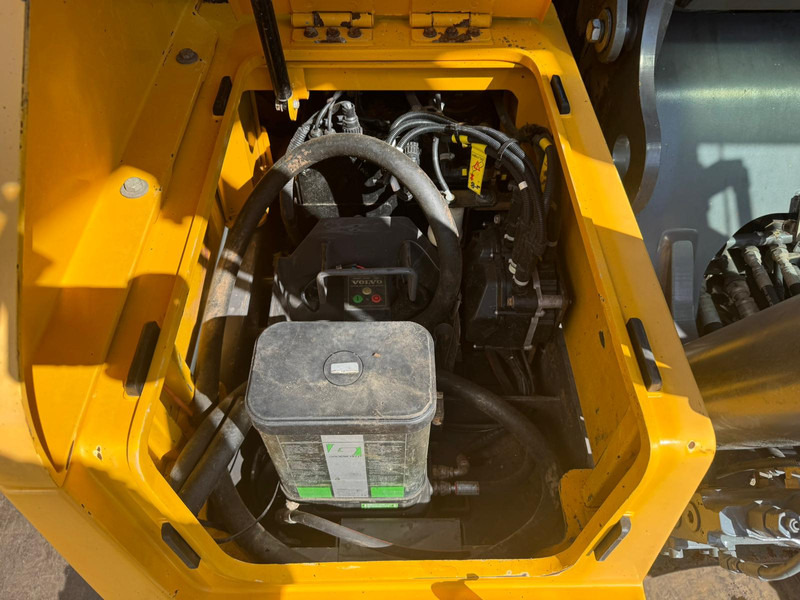Excavadora de cadenas Volvo EC220EL: foto 19