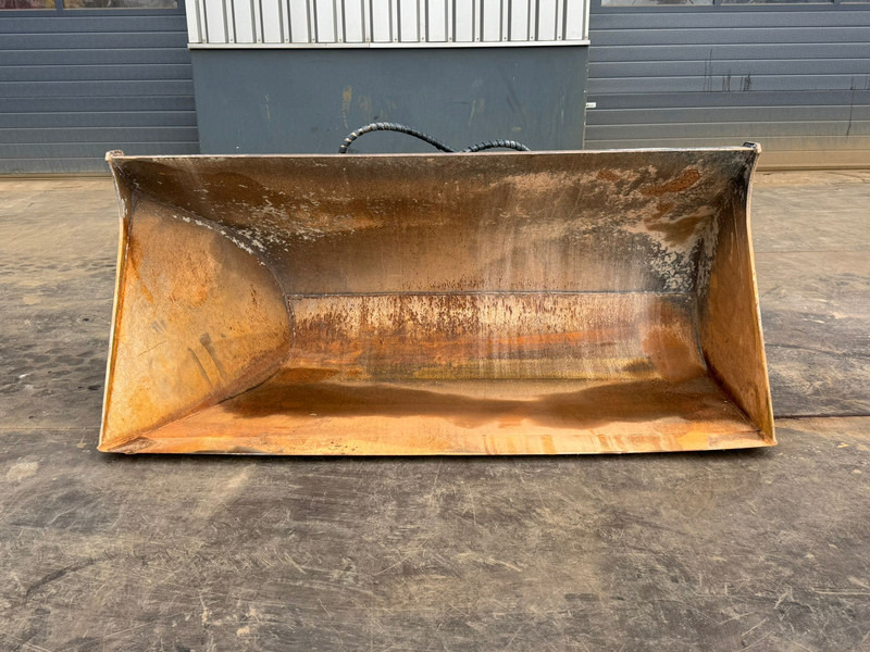 ZFE Side-Tilting bucket - Cazo: foto 1 ZFE Side-Tilting bucket - Cazo: foto 1