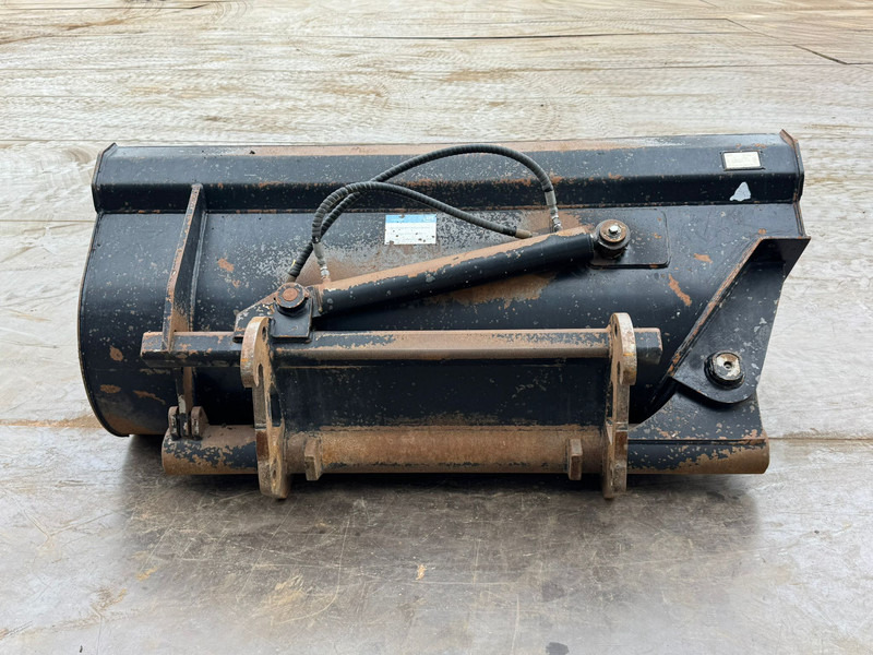ZFE Side-Tilting bucket - Cazo: foto 4 ZFE Side-Tilting bucket - Cazo: foto 4