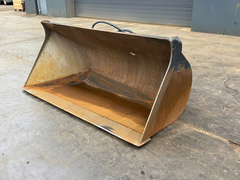 ZFE Side-Tilting bucket - Cazo: foto 3 ZFE Side-Tilting bucket - Cazo: foto 3