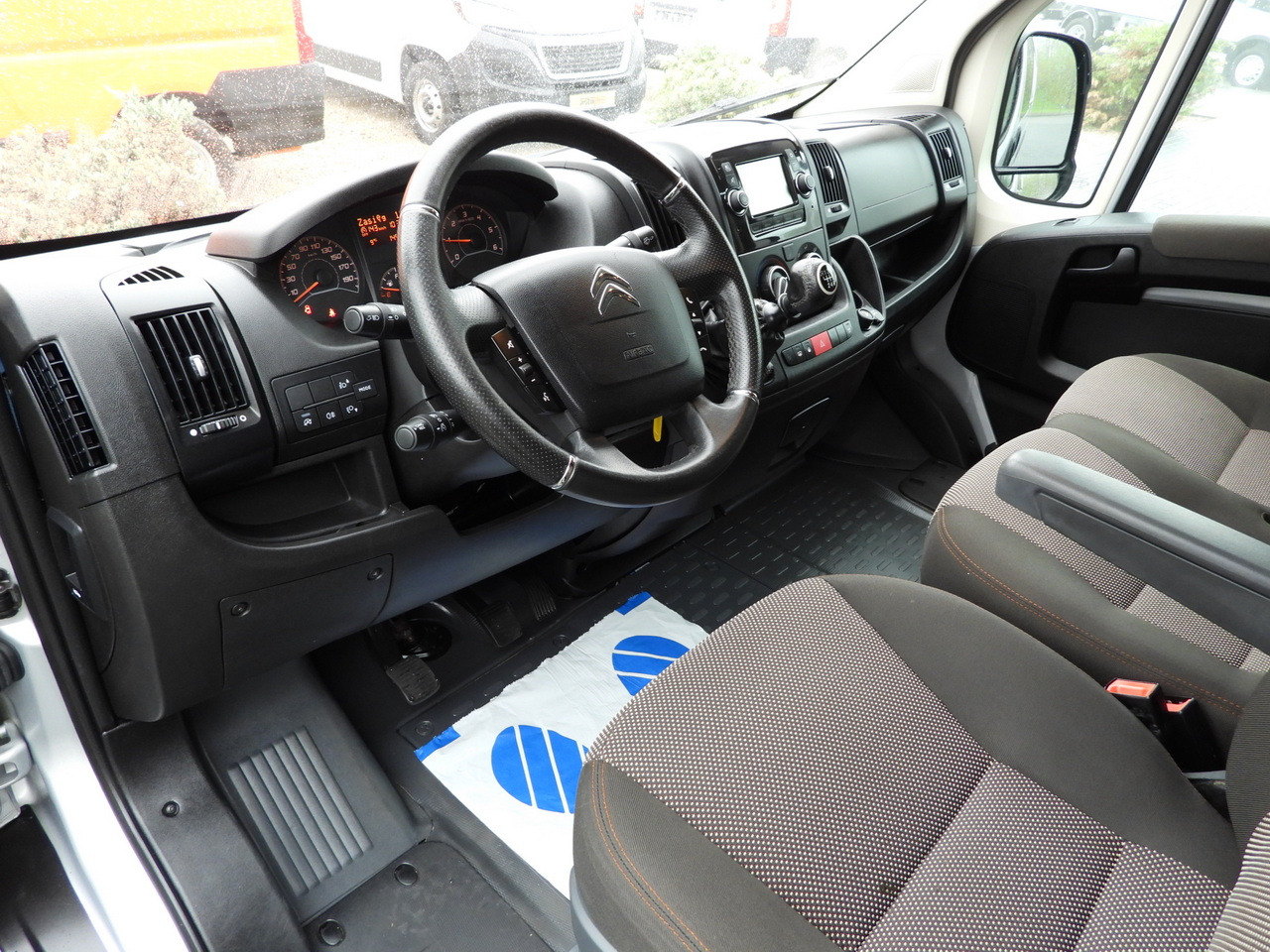 CITROEN JUMPER BOX DELIVERY VAN 7 SEATS CRUISE CONTROL LED LIGHTS AIR CONDITIONING 165HP - Furgón: foto 2 CITROEN JUMPER BOX DELIVERY VAN 7 SEATS CRUISE CONTROL LED LIGHTS AIR CONDITIONING 165HP - Furgón: foto 2