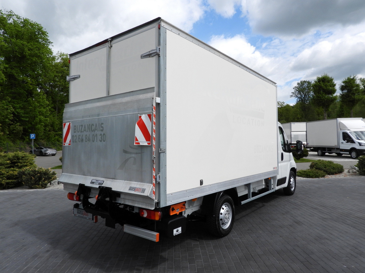 CITROEN JUMPER BOX LIFT 8 PALLETS CRUISE CONTROL NAVIGATION AIR CONDITIONING  165HP - Furgoneta caja cerrada: foto 3 CITROEN JUMPER BOX LIFT 8 PALLETS CRUISE CONTROL NAVIGATION AIR CONDITIONING  165HP - Furgoneta caja cerrada: foto 3