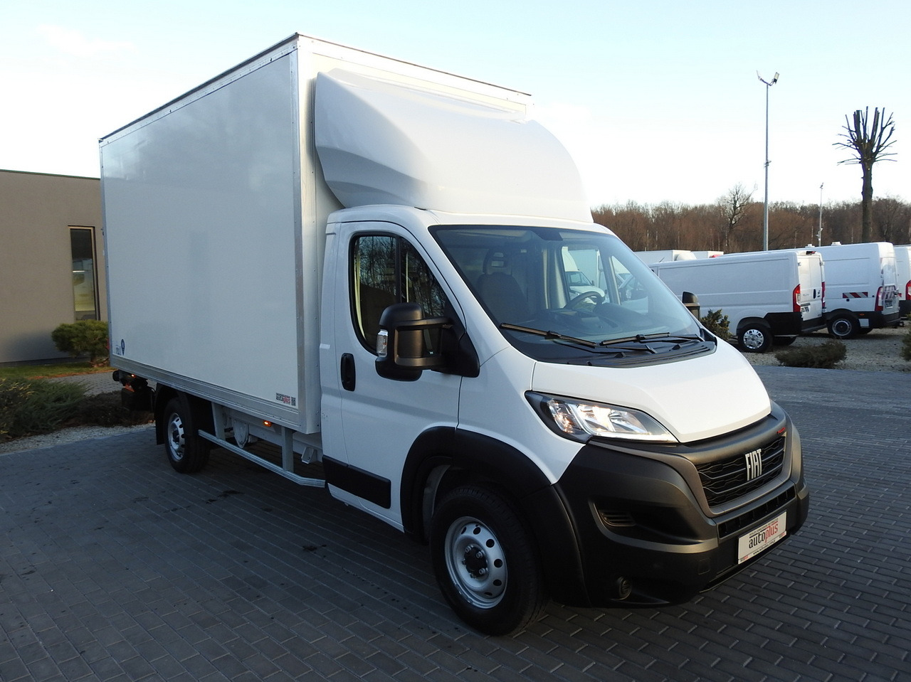 FIAT DUCATO  BOX LIFT 8 PALLETS CRUISE CONTROL AIR CONDITIONING  180HP - Furgoneta caja cerrada: foto 4 FIAT DUCATO  BOX LIFT 8 PALLETS CRUISE CONTROL AIR CONDITIONING  180HP - Furgoneta caja cerrada: foto 4