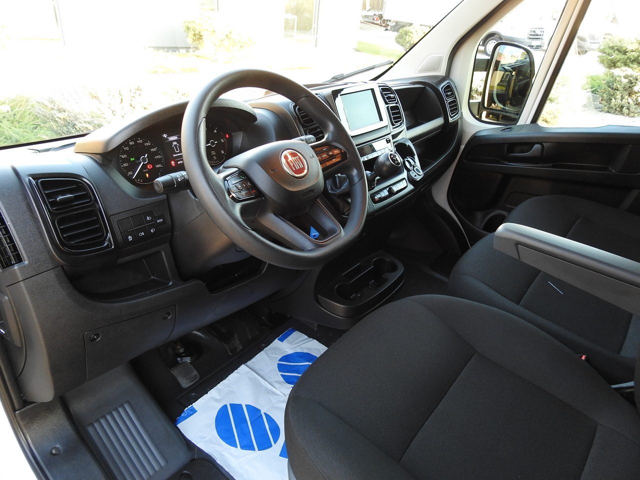 FIAT DUCATO  BOX LIFT 8 PALLETS CRUISE CONTROL AIR CONDITIONING  180HP - Furgoneta frigorifica: foto 2 FIAT DUCATO  BOX LIFT 8 PALLETS CRUISE CONTROL AIR CONDITIONING  180HP - Furgoneta frigorifica: foto 2