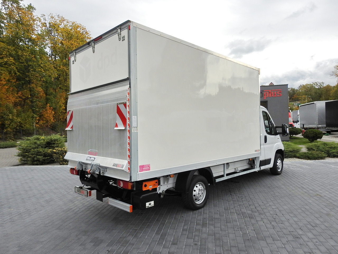 FIAT DUCATO BOX LIFT 8 PALLETS CRUISE CONTROL NAVIGATION AIR CONDITIONING LED LIGHTS 130HP - Furgoneta caja cerrada: foto 3 FIAT DUCATO BOX LIFT 8 PALLETS CRUISE CONTROL NAVIGATION AIR CONDITIONING LED LIGHTS 130HP - Furgoneta caja cerrada: foto 3