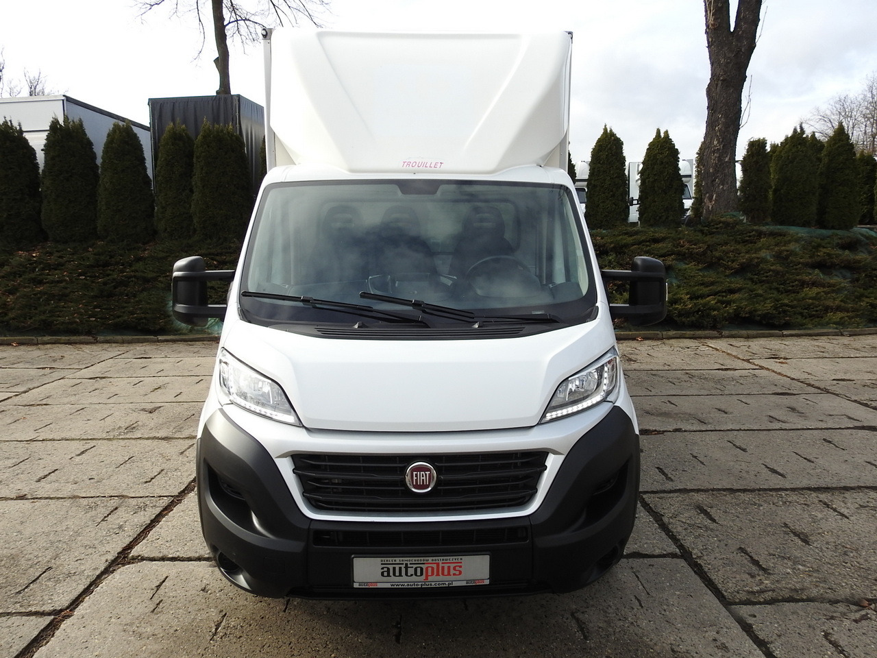 Furgoneta caja cerrada FIAT DUCATO BOX LIFT 8 PALLETS CRUISE CONTROL NAVIGATION AIR CONDITIONING LED LIGHTS  130HP: foto 5