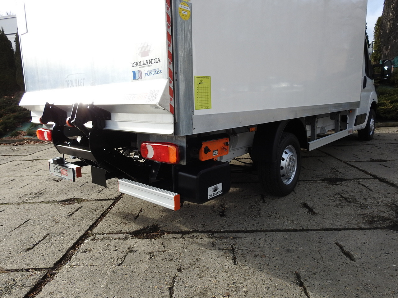 Furgoneta caja cerrada FIAT DUCATO BOX LIFT 8 PALLETS CRUISE CONTROL NAVIGATION AIR CONDITIONING LED LIGHTS  130HP: foto 25