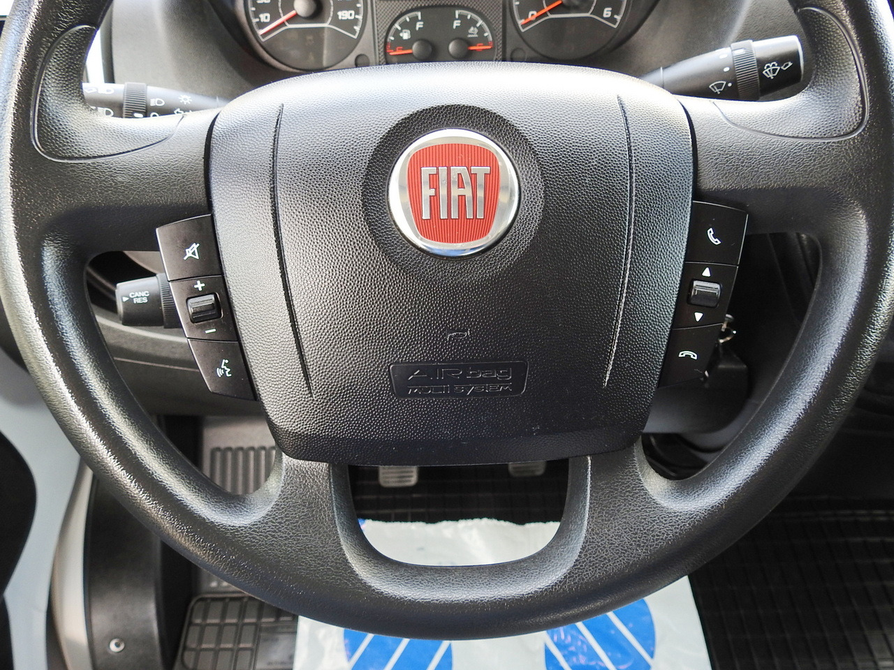 Furgoneta caja cerrada FIAT DUCATO  BOX LIFT 8 PALLETS CRUISE CONTROL NAVIGATION LED LIGHTS AIR CONDITIONING  130HP: foto 28